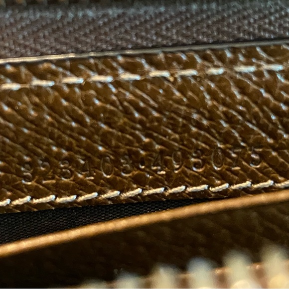 Gucci GG Bree Zip Around Wallet - Picture 8 of 15